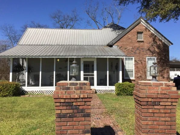 639 N Lakeshore Dr, Lake Village, AR 71653