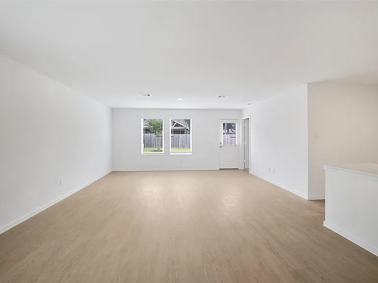 245 Douglas Hills Dr — Photo 9