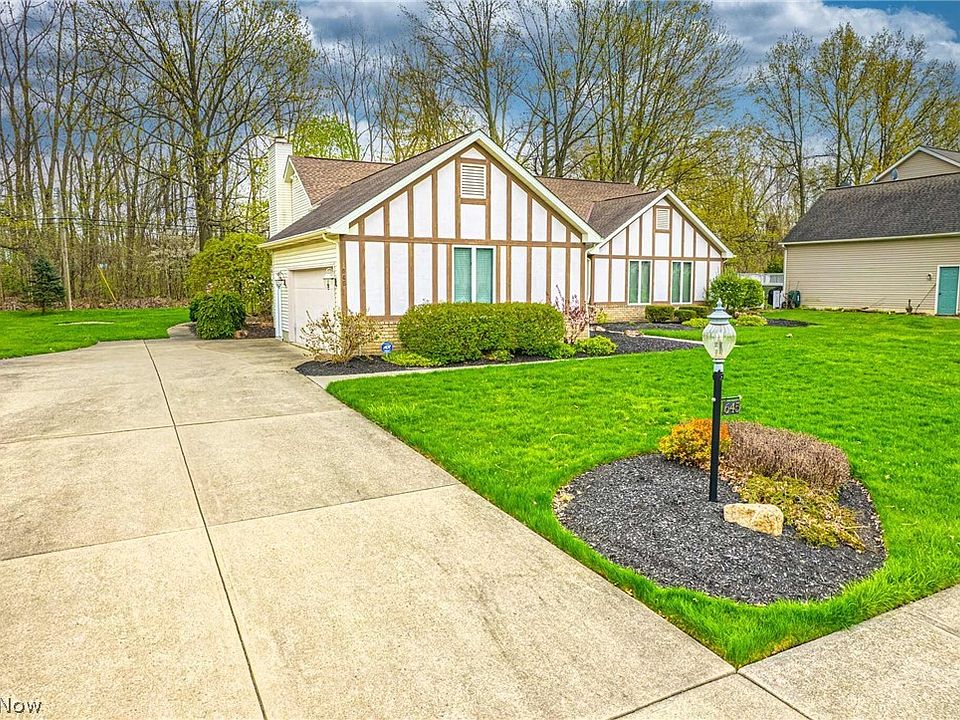 645 Blossom Dr, Amherst, OH 44001 Zillow