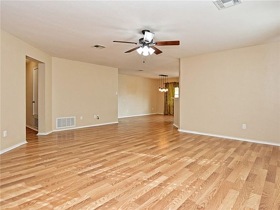 4th image of 318 Outfitter Dr