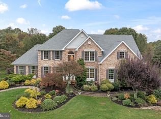 15 Holly Dr, Columbus, NJ 08022