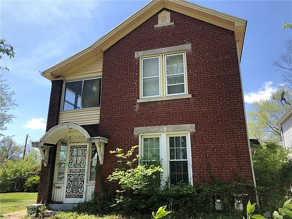3rd image of 237 S Woodward Ave