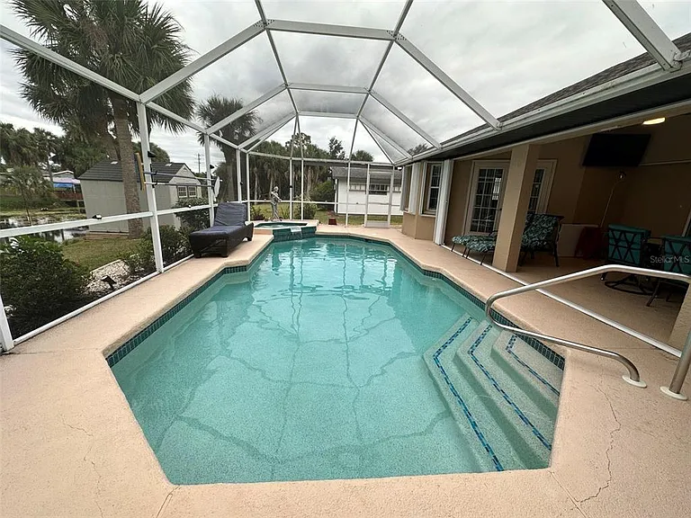 1238 Yorkshire St — Photo 33