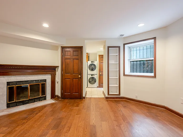 300 F St NE #BASEMENT — Photo 6