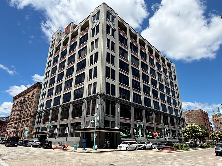 320 E Buffalo St #803 — Photo 25