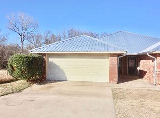 1124 W Spring St, Weatherford, TX 76086