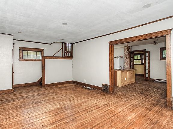 4th image of 919 Ridgewood Ave