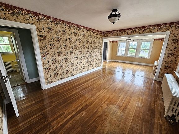 3rd image of 1338 Rockdale Ave