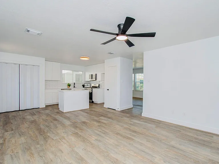 6117 Settlers Square Ln — Photo 11