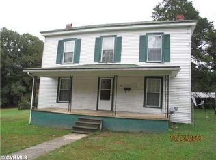 310 Lipscomb St, Crewe, VA 23930