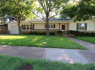 1020 S Harrison St, Mc Gregor, TX 76657