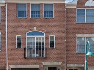6930 Little Falls Rd #6930, Arlington, VA 22213