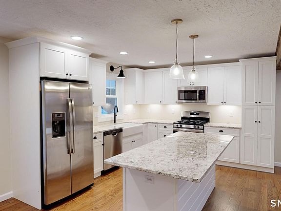 5th image of 318 Capen Street