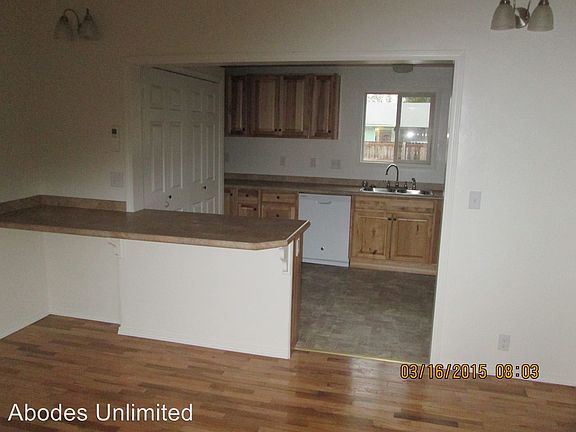 2nd image of 456 W Ballf St