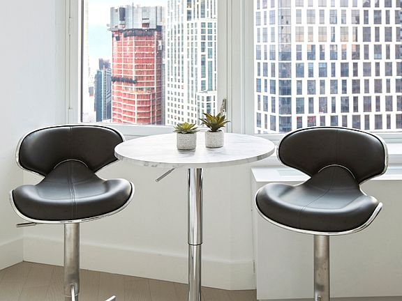 3rd image of 86 Fleet Pl APT 6M