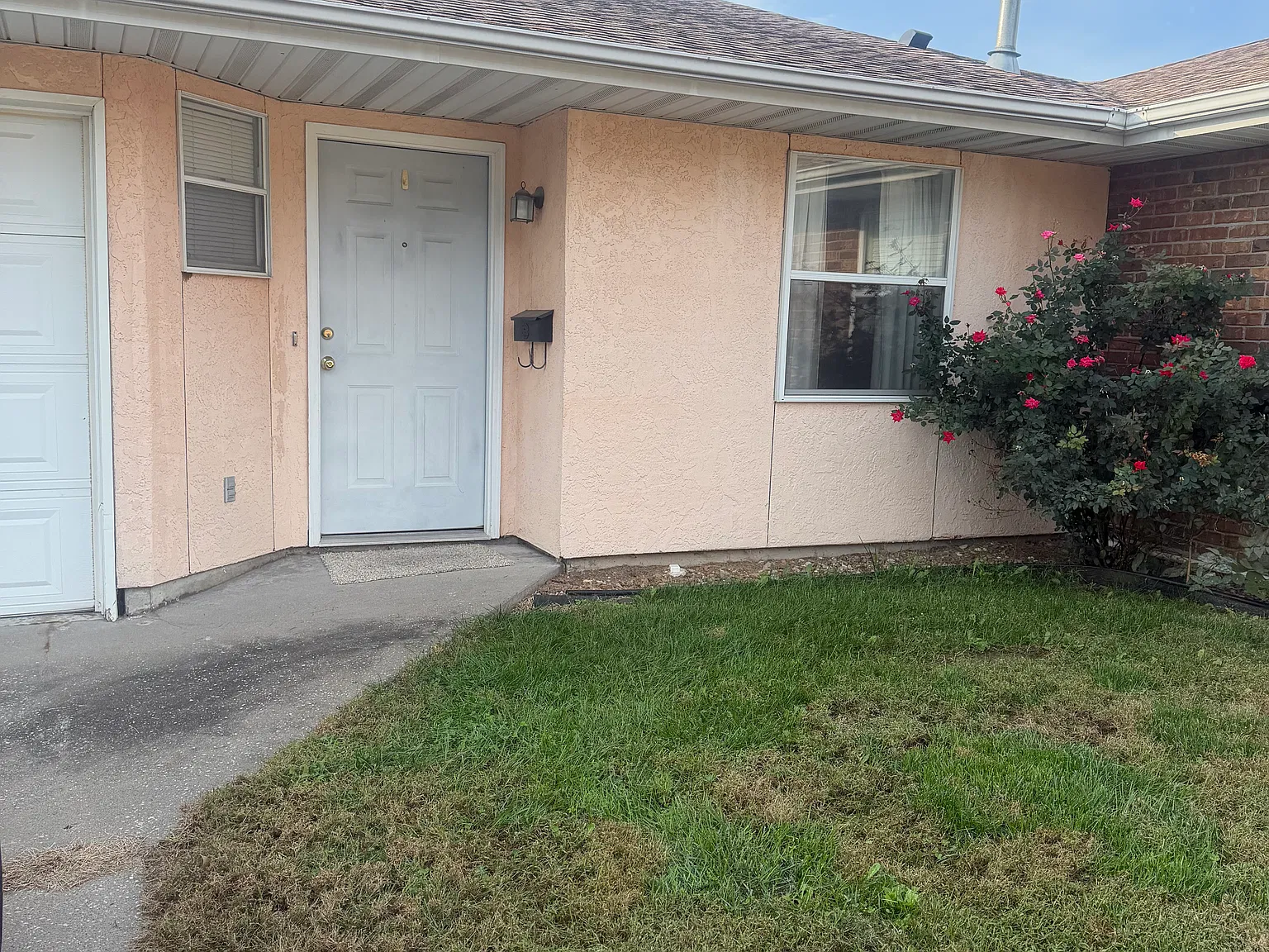 2 bed, 1295 sqft, $1,300 — Photo 1