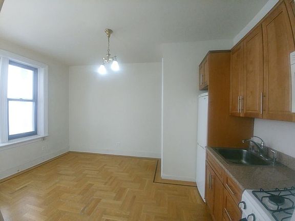 4th image of 45-16 39th Pl #A2