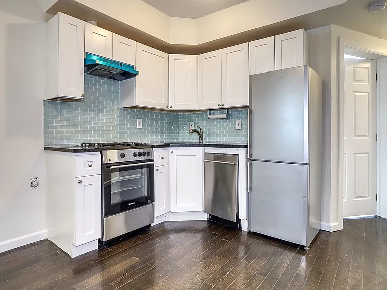 60 Webster Ave #2 — Photo 6