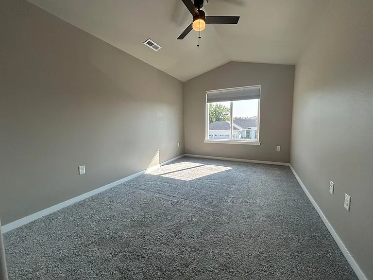 253 Lindemann Dr — Photo 13