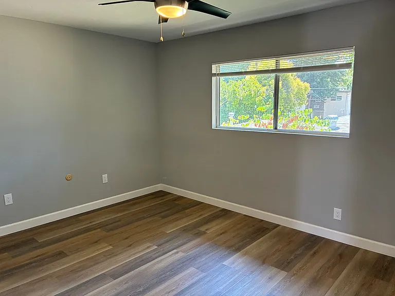 828 D St — Photo 28