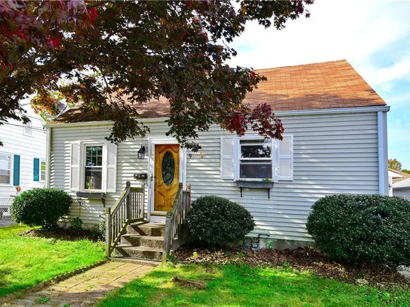 9 Hunter Ave, Johnston, RI 02919