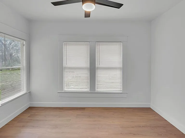 1602 Mitchell Ave — Photo 26