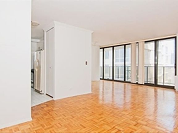3rd image of 161 W 61st St APT 15C