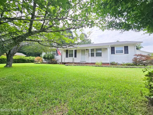 123 Kings Parkway, Hubert, NC 28539