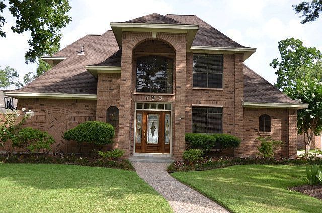 1st image of 723 Sherwood Forest Dr
