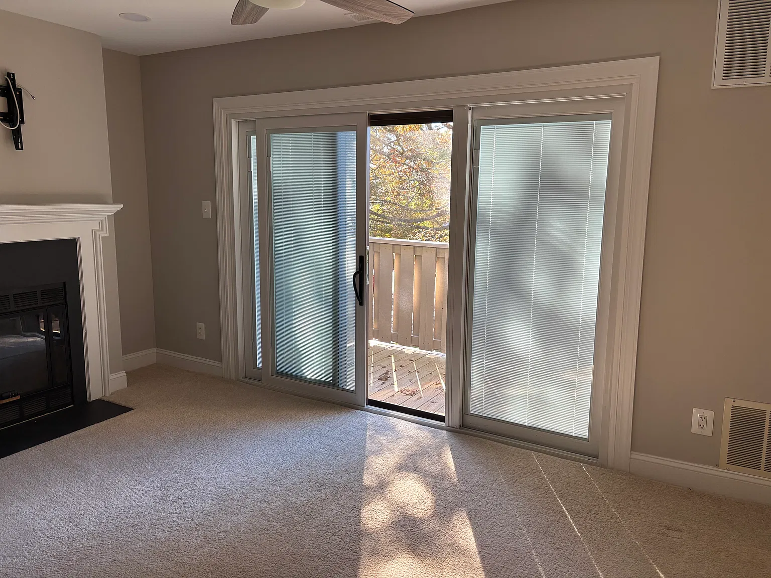2 bed, 932 sqft, $2,000 — Photo 3