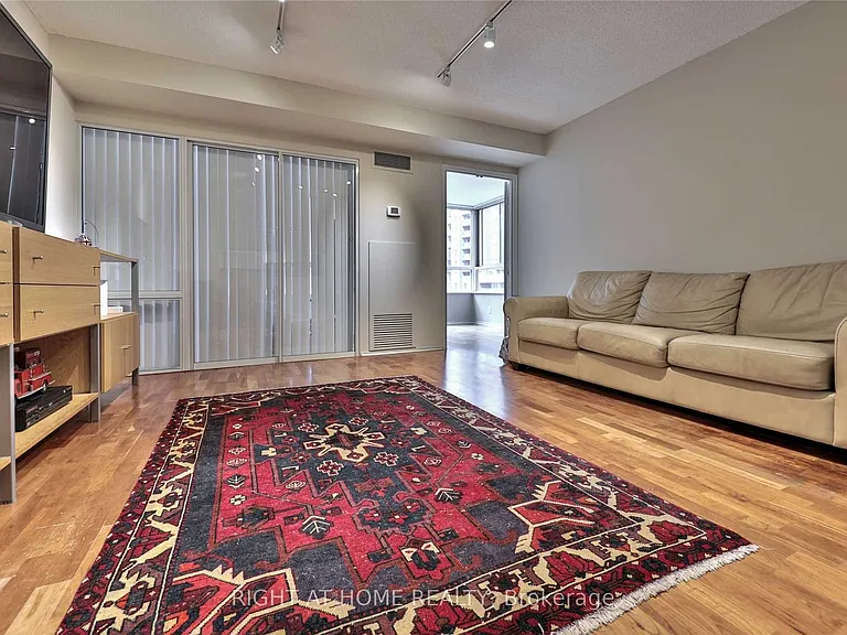 717 Bay St #906 — Photo 6