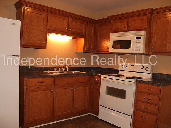 2nd image of 2605 Charity Ln