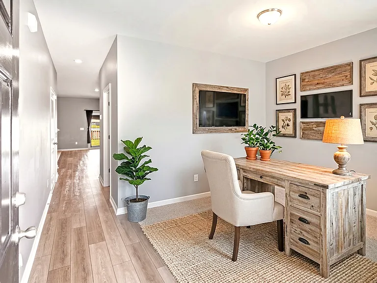 326 Sedona Dr — Photo 3