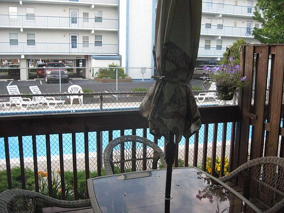 Pool, right outside back sliding glass door