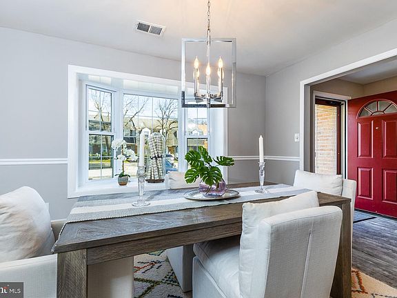 4th image of 3212 Opal Ct