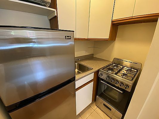 2nd image of 1728 2nd Ave APT 1B