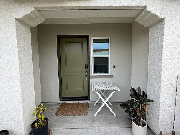 2750 182nd St — Photo 2