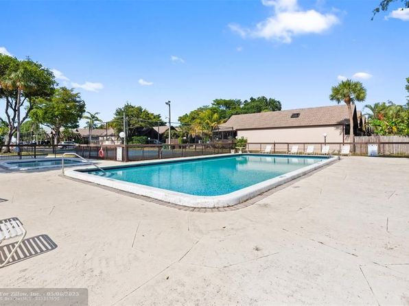 499 N University Dr, Plantation, FL 33324