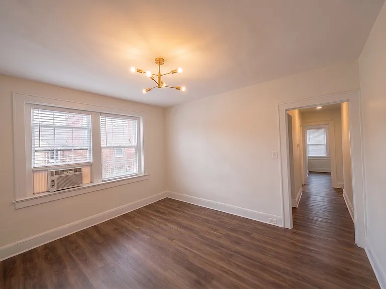 327 Washington St — Photo 8