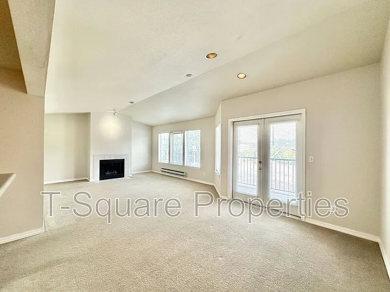 9525 NE 180th St #303 — Photo 11