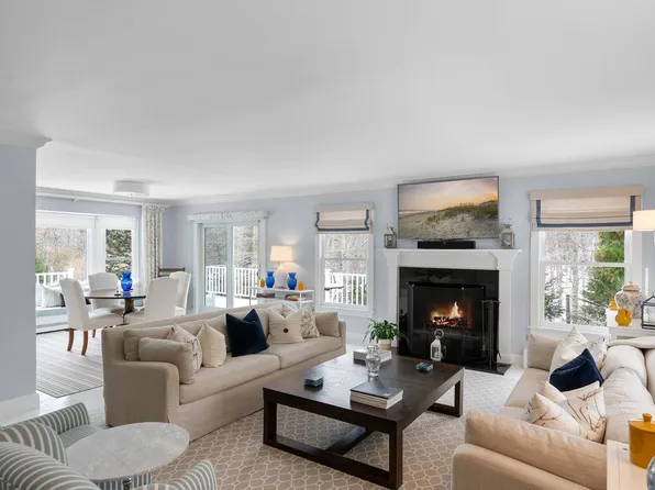 27 Diane Dr, East Hampton, NY 11937