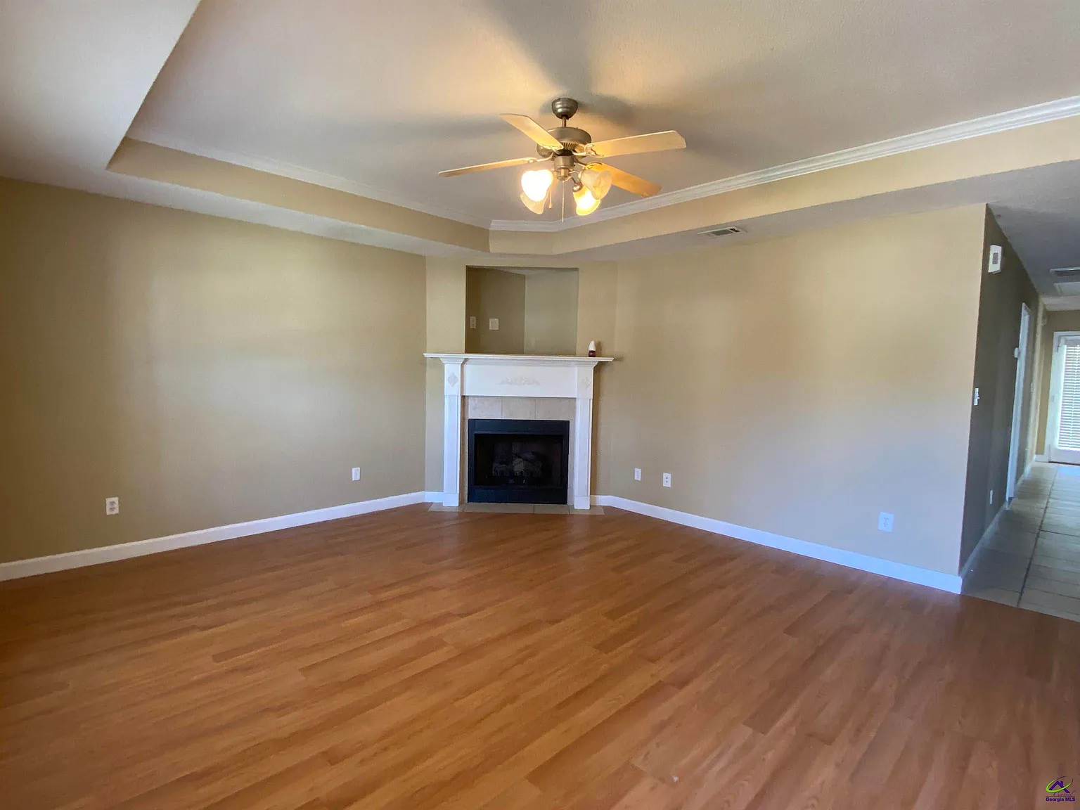 3 bed, 2.0 bath, 1567 sqft, $1,600 — Photo 2