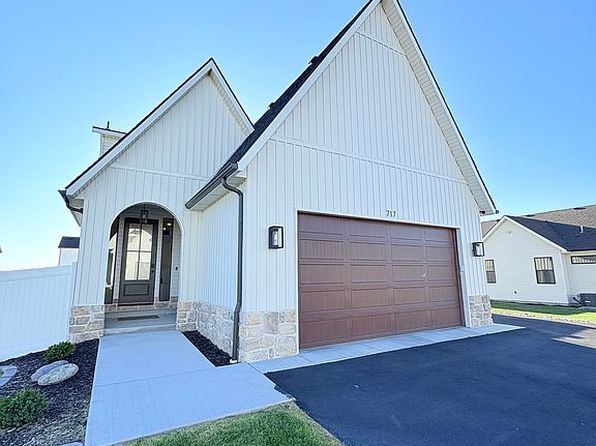 717 Rustic Rd