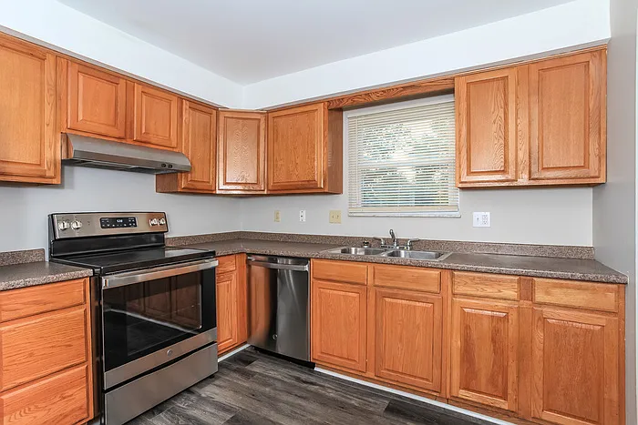 1701 Collinspark Ct — Photo 4