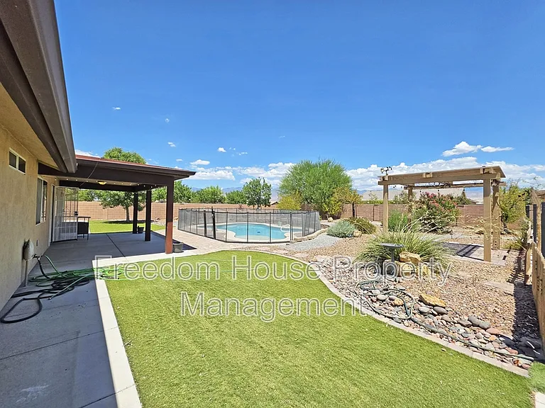 111 Mondale Ct — Photo 62