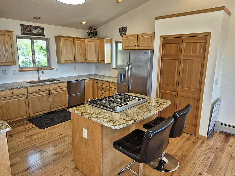 1096 Aspen Dr — Photo 24