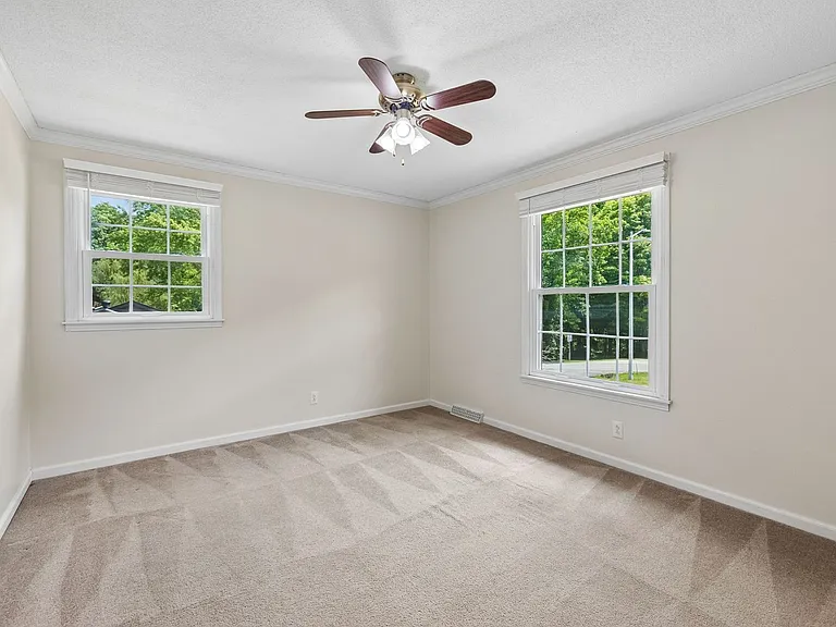 1810 Theresa Dr — Photo 29