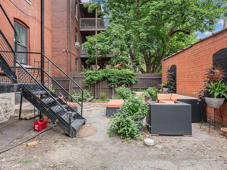 1722 Waverly Pl — Photo 10
