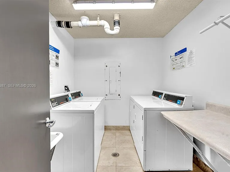 2801 NE 183rd St #1703W — Photo 35