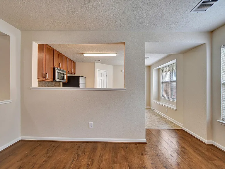 3131 Beacon Grove St — Photo 10